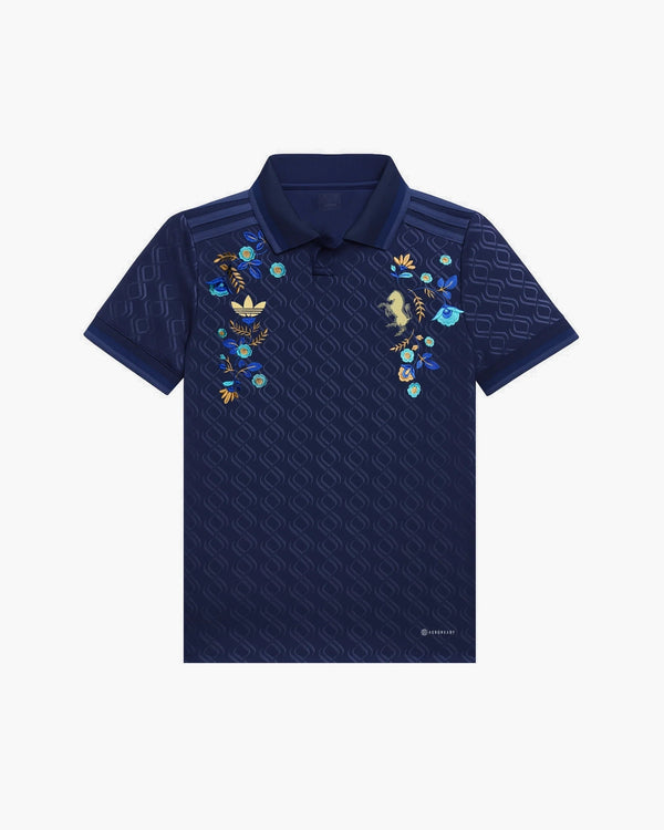 Juventus hand-embroidered football shirt in navy / blue, front view — CRID